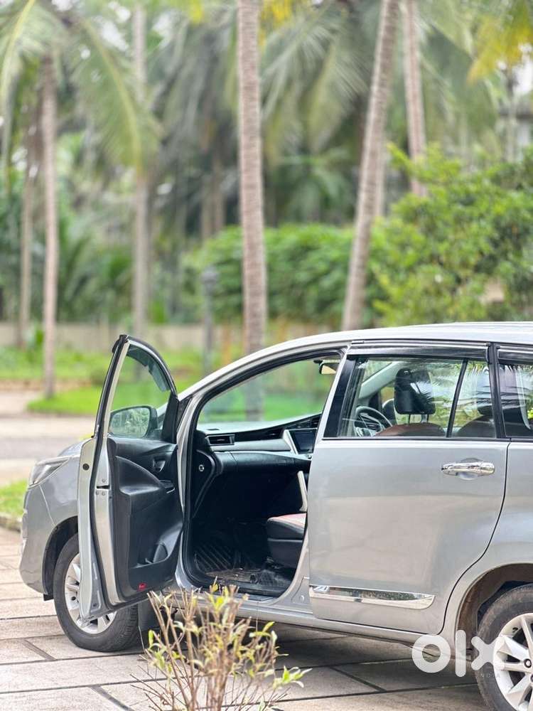 Toyota Innova Crysta 2019