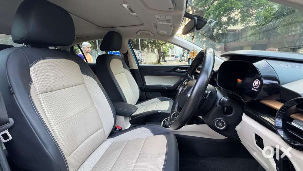 Skoda Slavia 1.0 Tsi Style At, 2023, Petrol