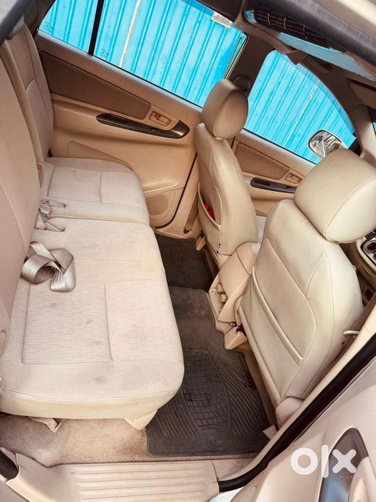 Toyota Innova 2005 Petrol Well Maintained