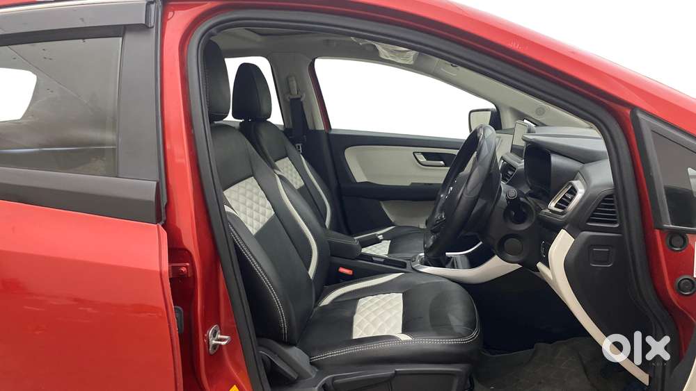 Tata Altroz Xz Plus (s), 2023, Petrol