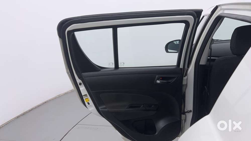 Maruti Suzuki Swift Vxi Cng, 2016, Cng & Hybrids