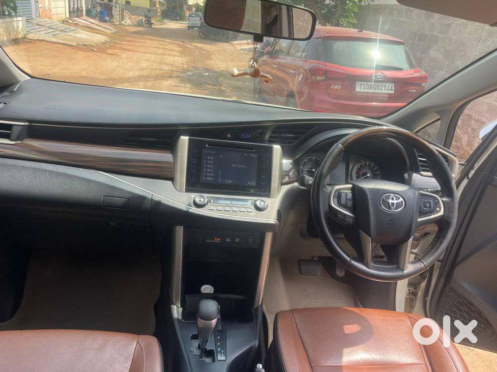 Toyota Innova Crysta 2.8 Z, 2017, Diesel