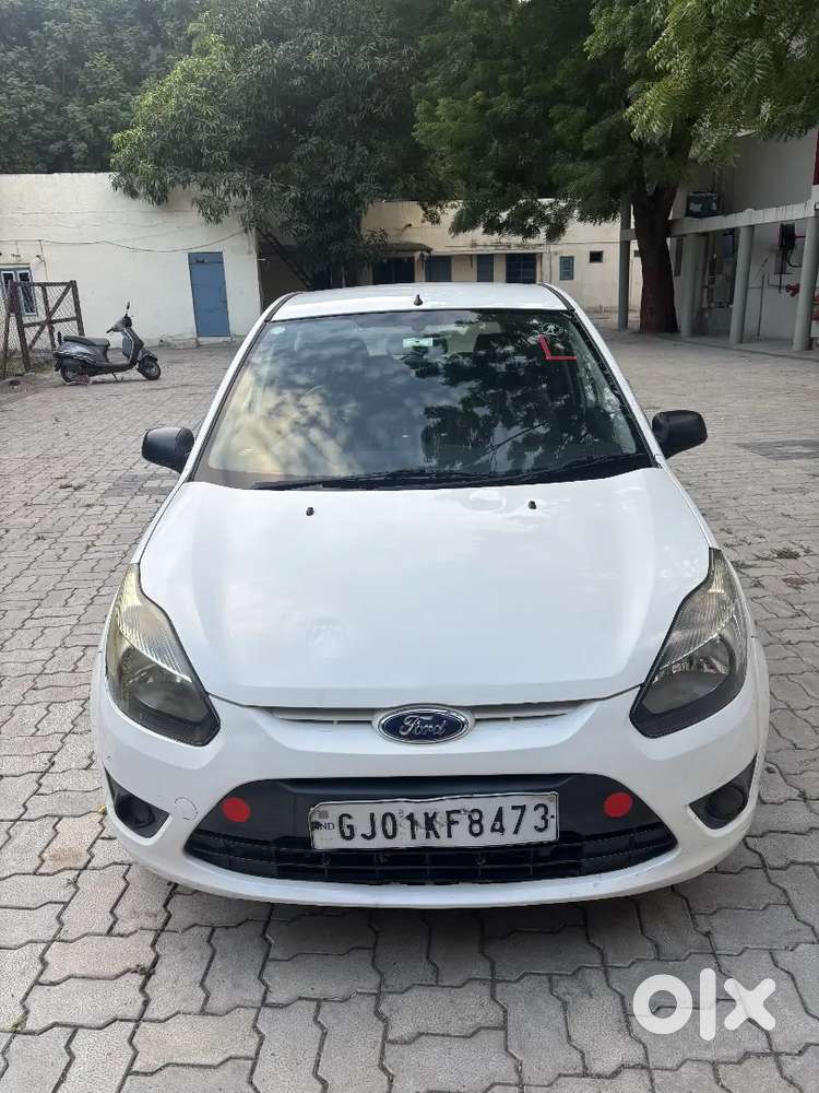 Female Used Tiptoo Running Powerful Car