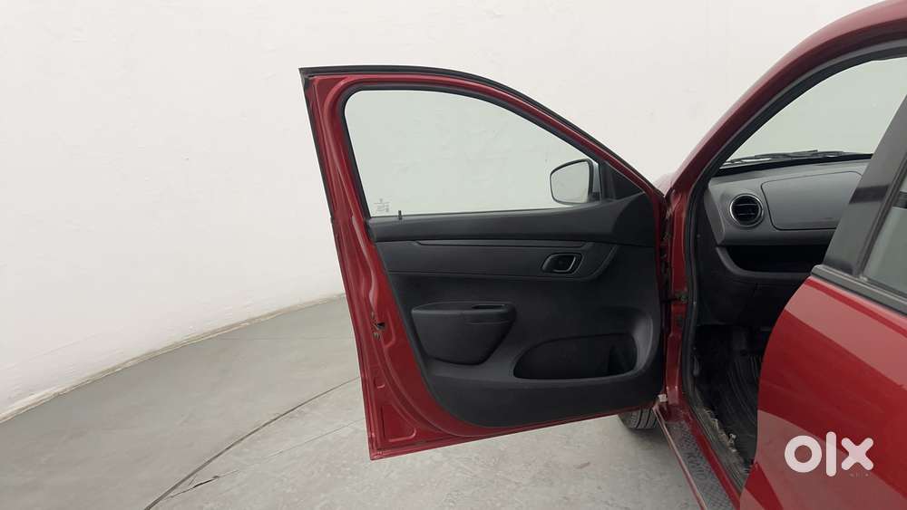 Renault Kwid 2019-ongoing 1.0 Rxt Amt (o), 2017, Petrol