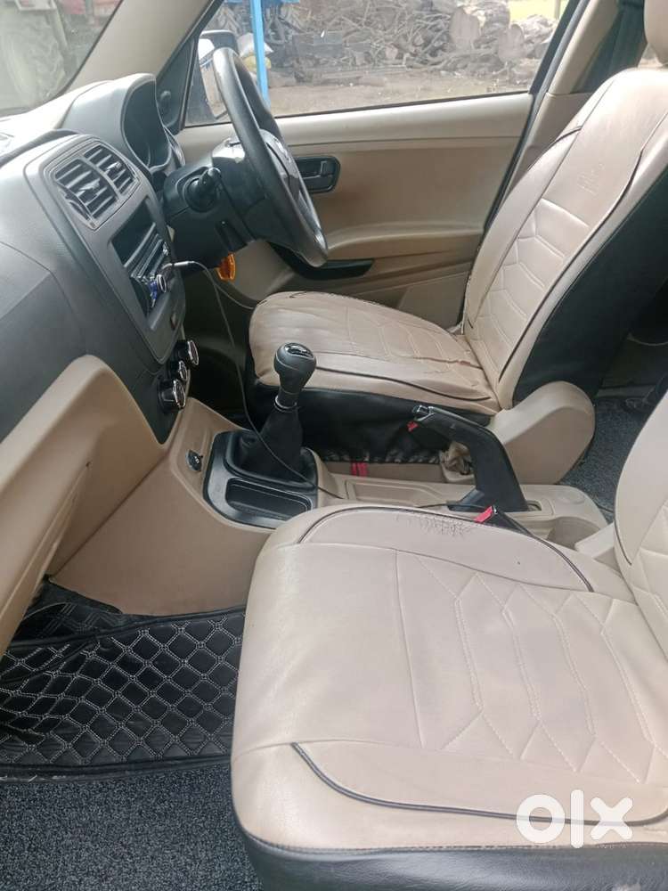 Mahindra Tuv 300 T4 Plus 2021