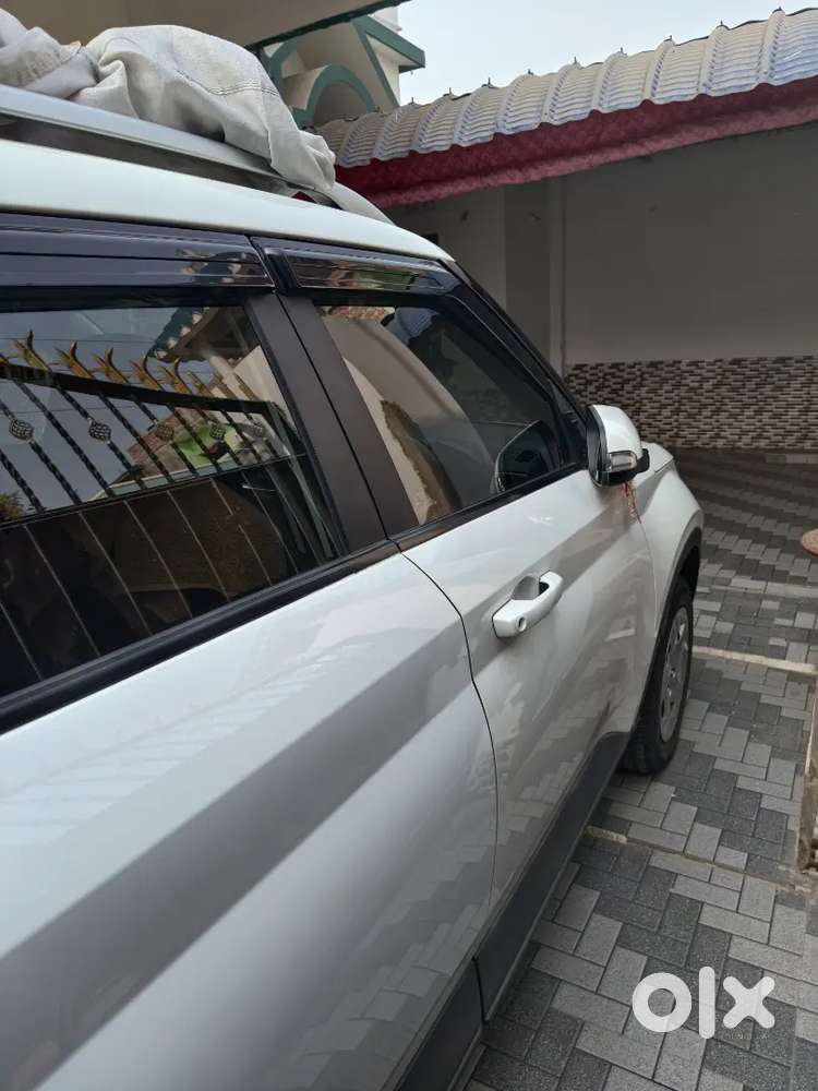 Hyundai Venue 2020 Petrol Well Maintained,