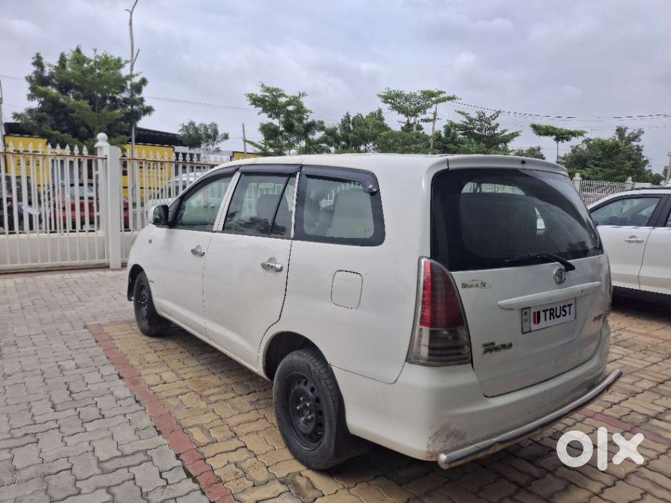 Toyota Innova 2.5 G (diesel) 8 Seater, 2010, Diesel