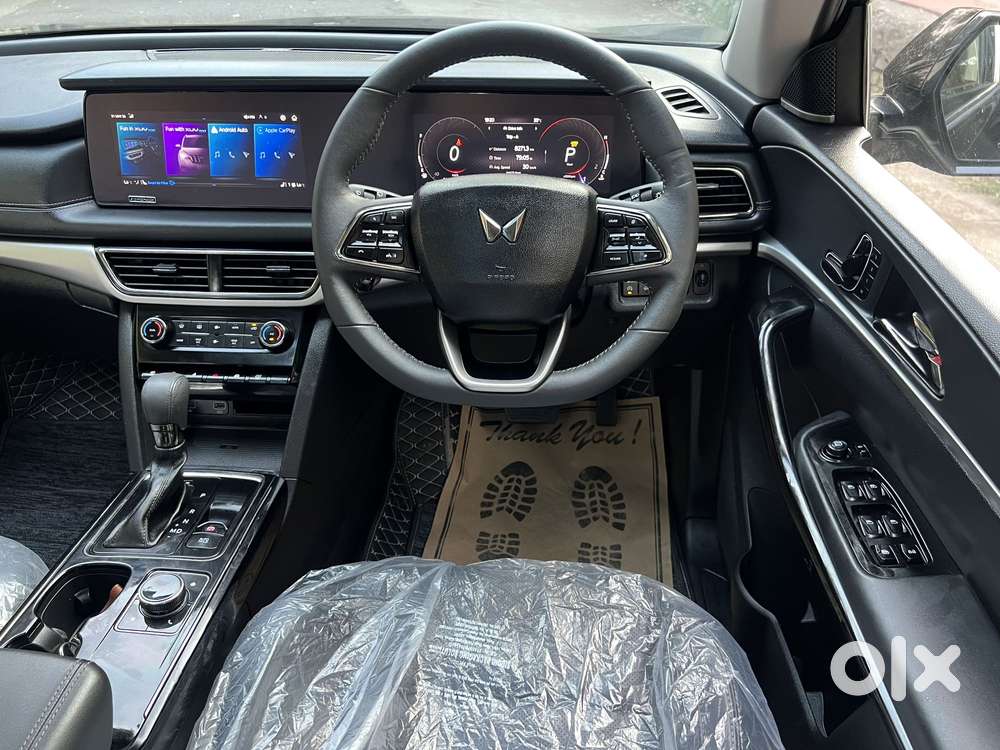 Mahindra Xuv700 2.2 Ax 7 Diesel At Luxury Pack Str, 2025, Petrol