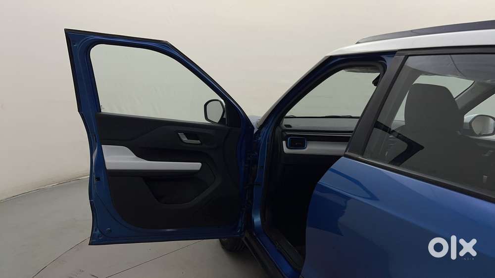 Tata Punch Creative Dual Tone Amt Sunroof, 2023, Petrol