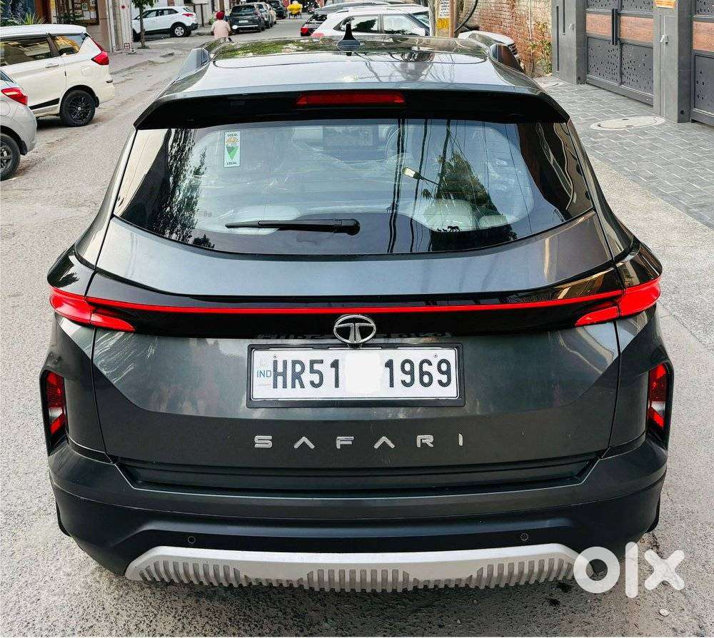 Tata Safari Accomplished Dark Edition At, 2024