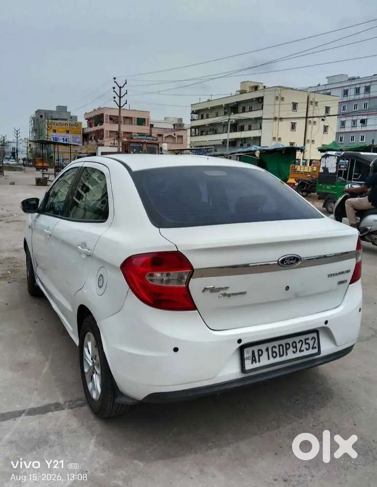 Ford Aspire Titanium Blu 2015