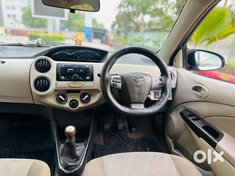 Toyota Etios Liva Vx Dual Tone, 2015, Petrol