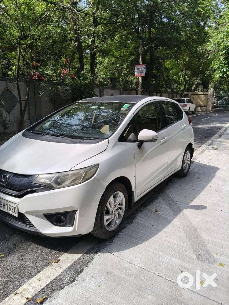 Honda Jazz 1.2 V I Vtec Privilege, 2016, Cng & Hybrids