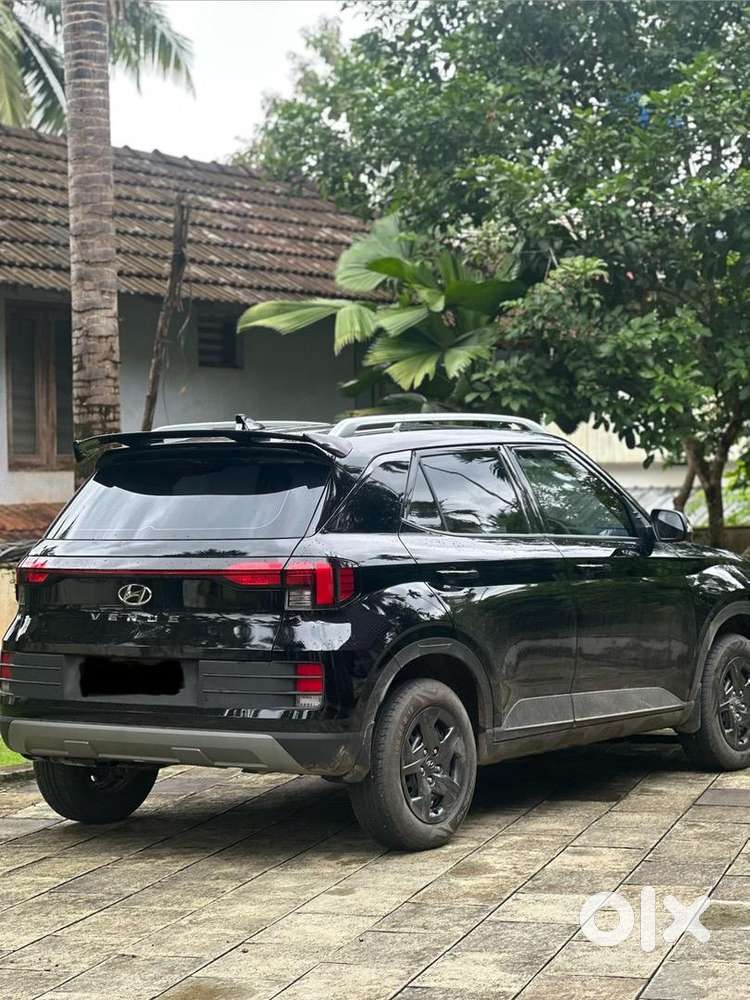 Hyundai Venue 2025 Diesel 18000 Km Driven