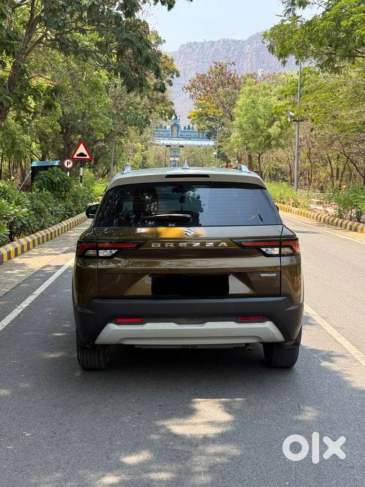 Maruti Suzuki Brezza 1.5 Zxi Plus Smart Hybrid Dual Tone, 2022, Cng ..