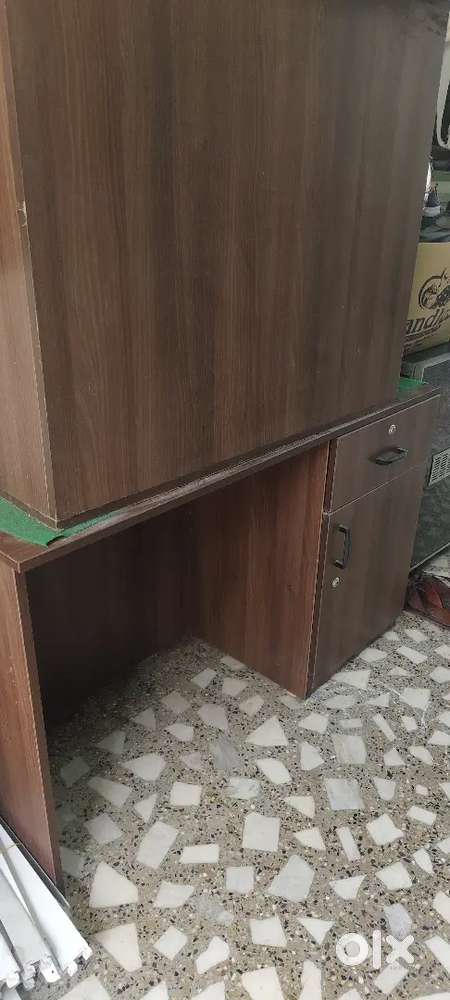 Office table