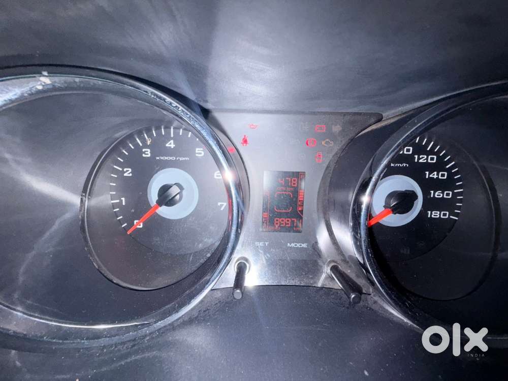 Mahindra Tuv 300 2016