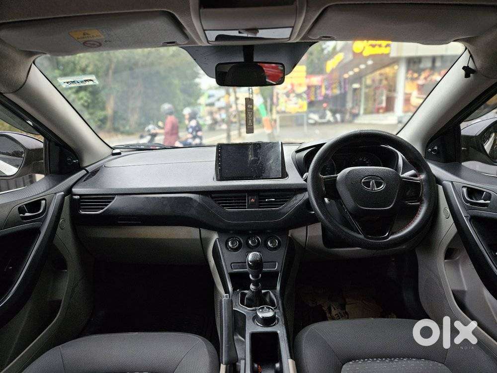 Tata Nexon 1.2 Revotron Xe, 2017, Petrol
