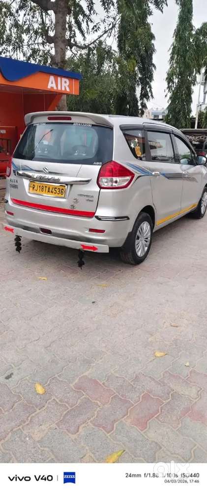 Ertiga 1.4 Vxi Abs Maruti Suzuki 2015