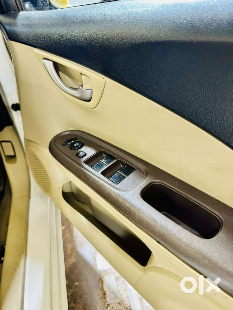 Honda Brio V Mt, 2013, Petrol