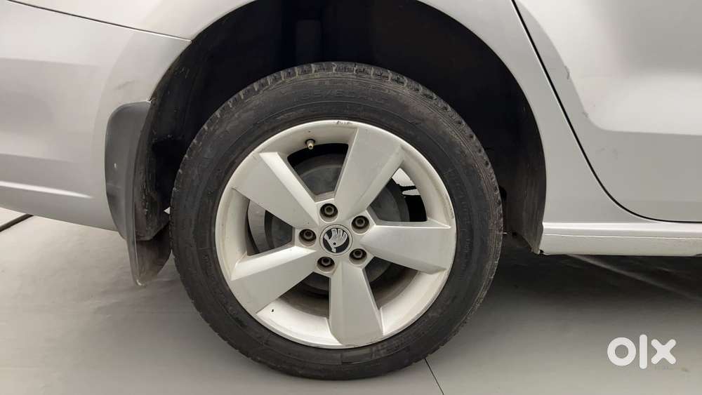 Skoda Rapid 1.6 Mpi At Style, 2016, Petrol