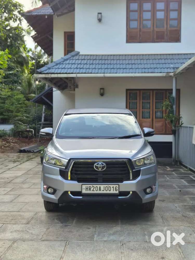 Toyota Innova Crysta 2.8g Amt .single Owner