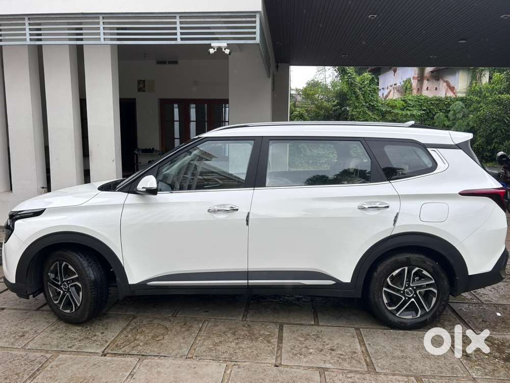 Kia Carens Petrol 2023