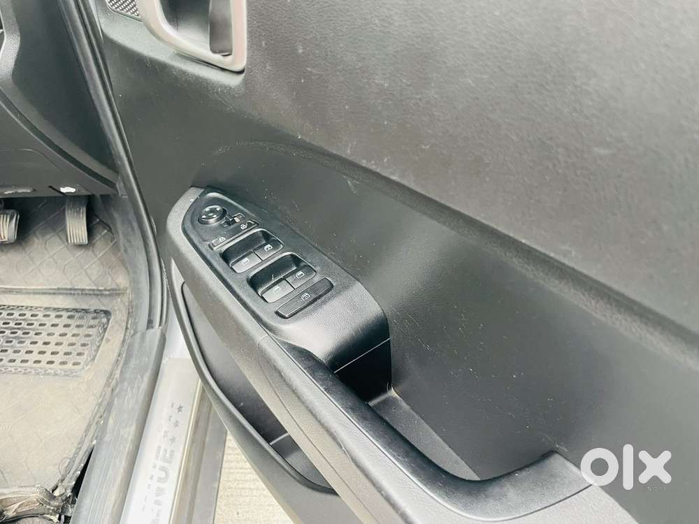 Hyundai Venue S Turbo Dct, 2019, Petrol