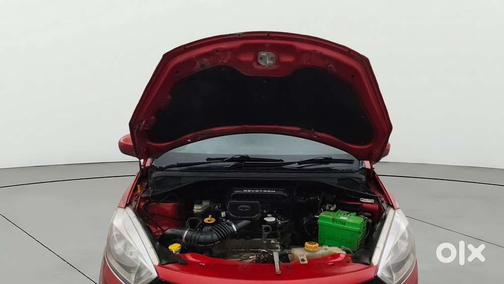 Tata Tiago 1.2 Revotron Xt, 2016, Petrol