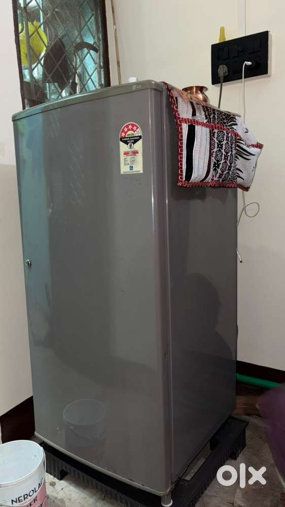 Selling old fridge