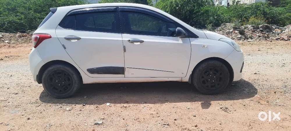 Hyundai Grand I10 2016 Petrol Well Maintained