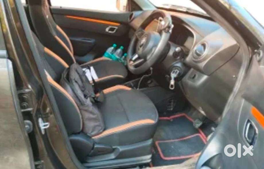 Renault Kwid Climber (1.0) Amt - Dual Tone