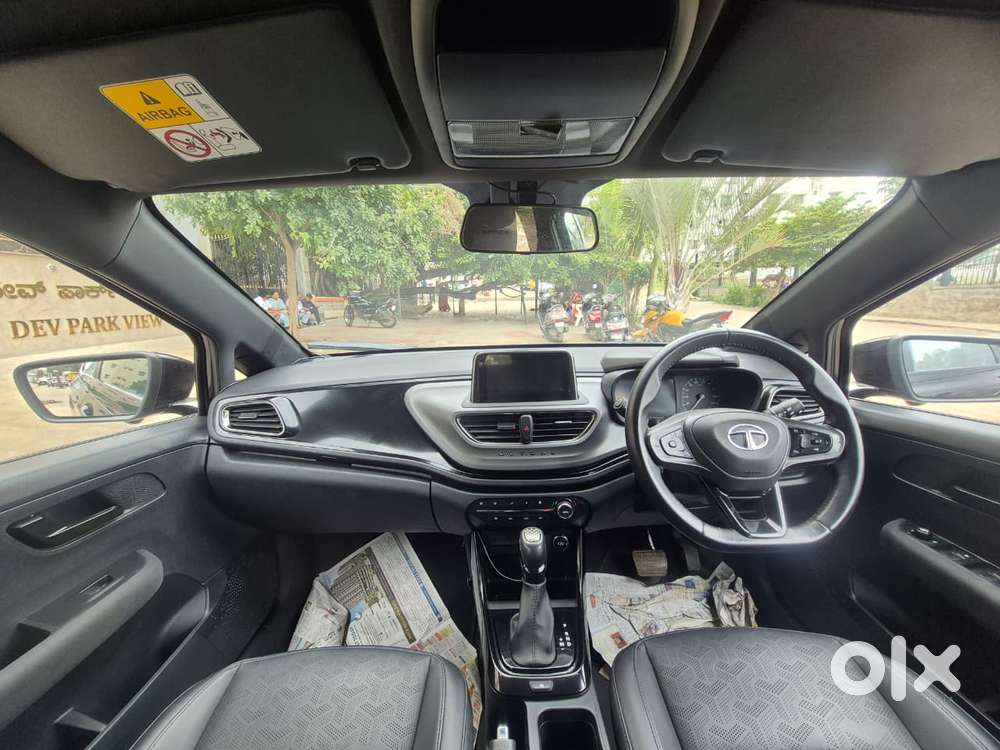 Tata Altroz 1.2 Xza Plus Dark Edition Dct, 2022, Petrol