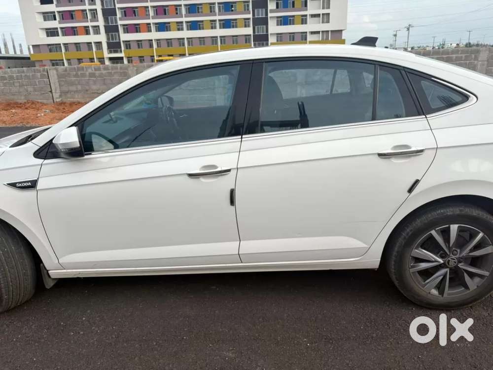 Skoda Slavia Style 1.0l Tsi At, 2022, Petrol
