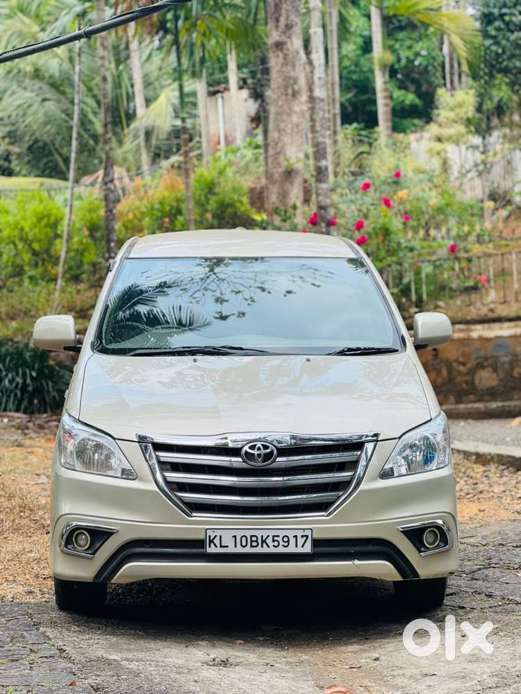 Toyota Innova 2014
