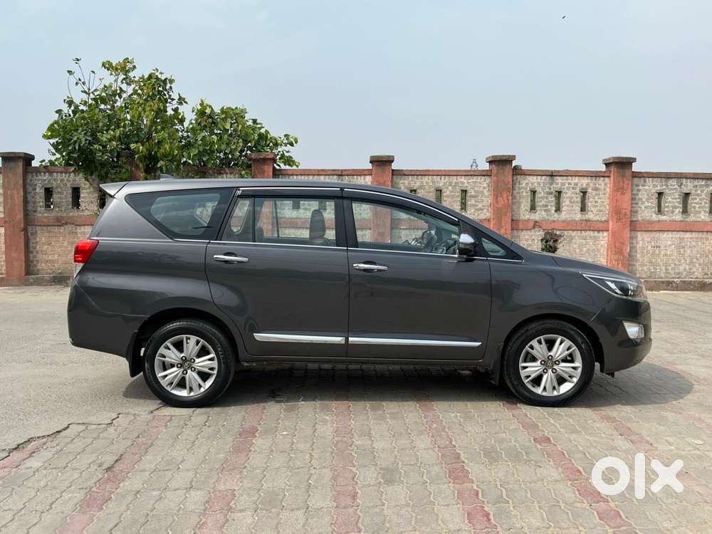 Toyota Innova Crysta 2.7 Zx At, 2017, Petrol