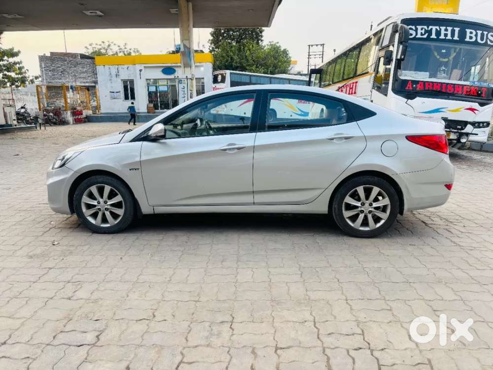 Hyundai Verna Fluidic 1.6 Vtvt Sx, 2012, Petrol