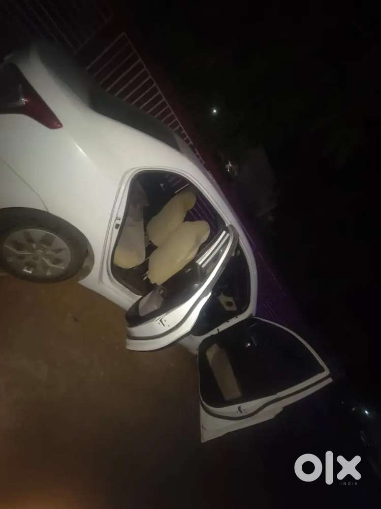 Hyundai Xcent 2016 Petrol 43000 Km Driven Maintained
