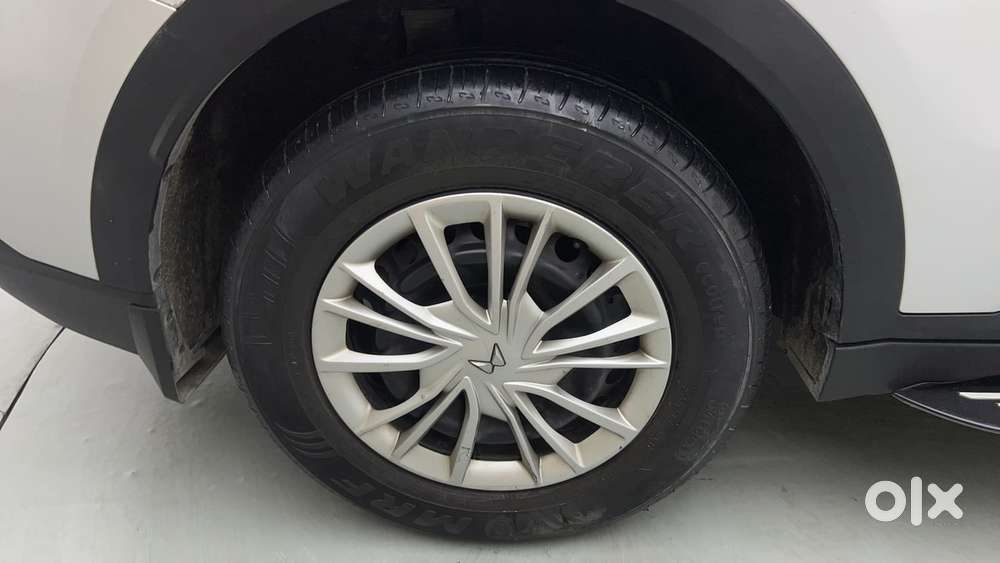 Mahindra Xuv700 2.2 Ax 5 Diesel At 7 Str, 2024, Diesel