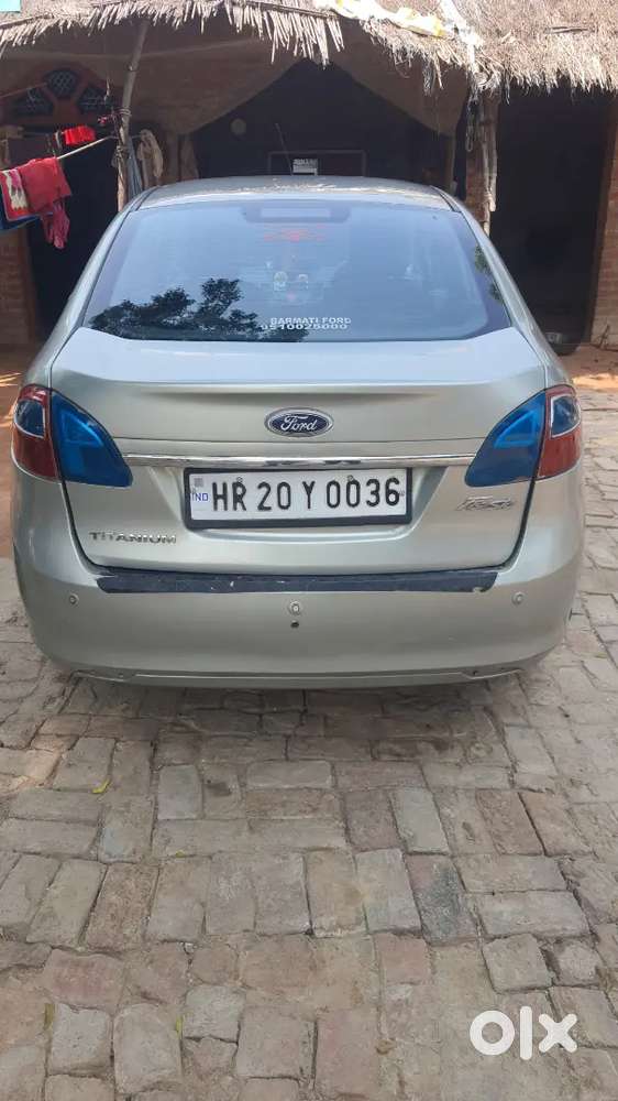 Ford Fiesta 2013 Cng & Hybrids 68000 Km Driven