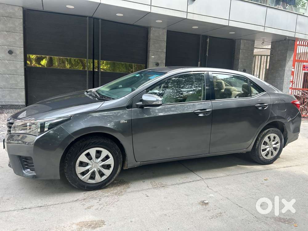 Toyota Corolla Altis 1.8 J, 2015, Petrol