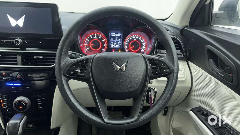 Mahindra Xuv 3xo Ax5 Pm At, 2024, Petrol