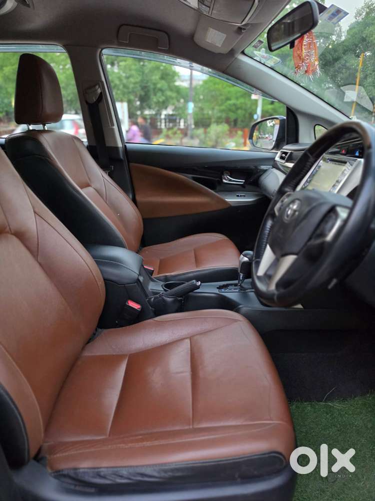 Toyota Innova Crysta 2.8z Automatic, 2016, Diesel