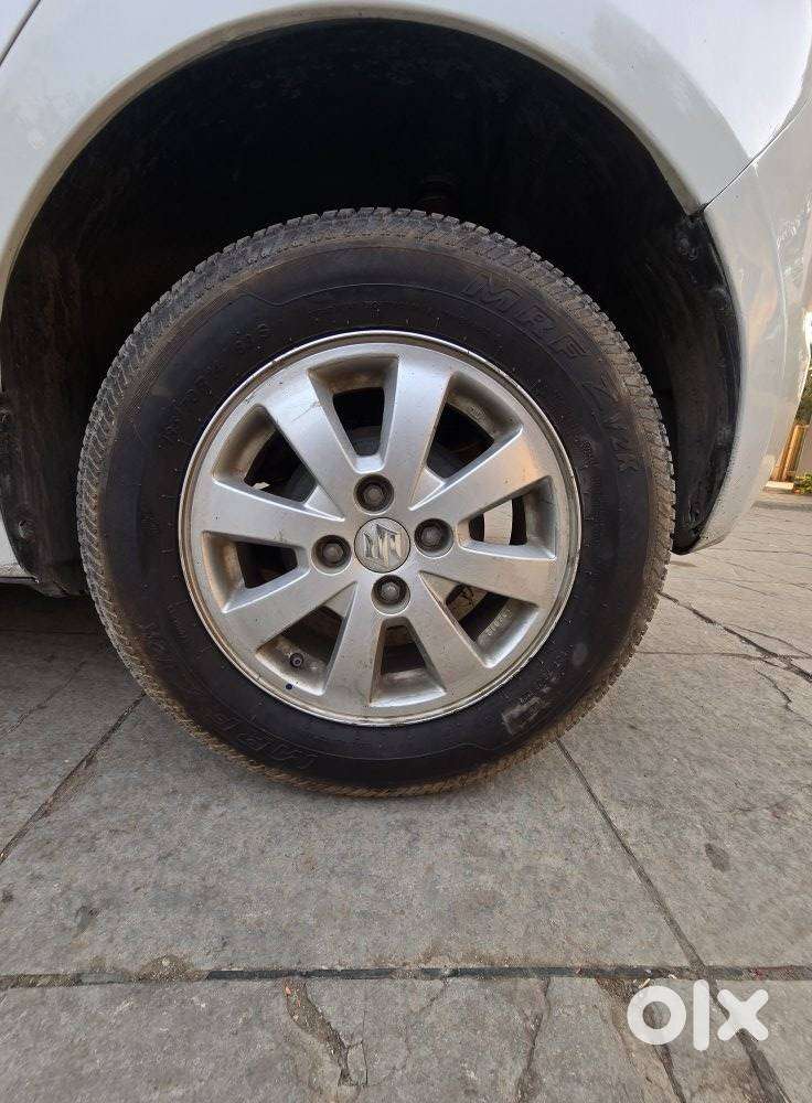 Maruti Suzuki Swift Zxi, 2011, Petrol