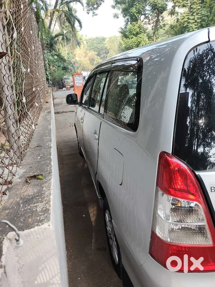 Toyota Innova 2012