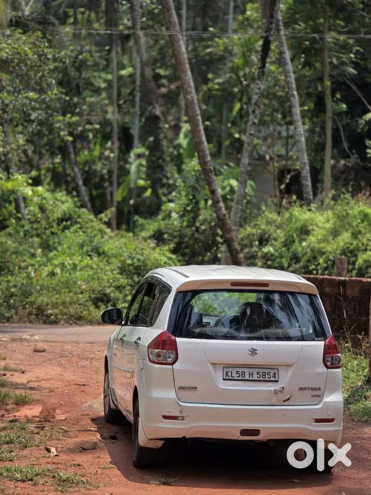 Maruti Suzuki Ertiga 2012 Diesel 201000 Km Driven