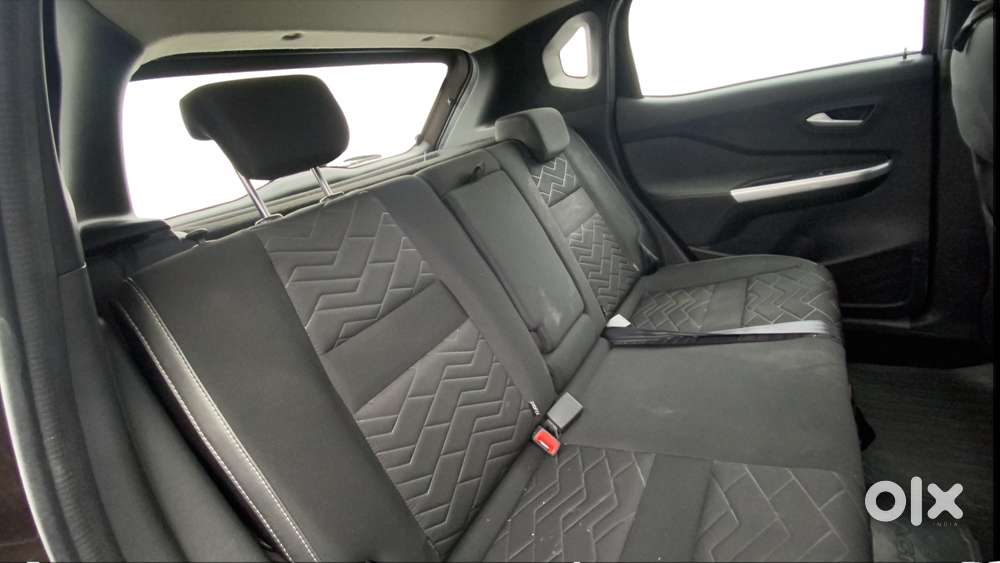 Nissan Magnite 1.0 Xv Premium Turbo Cvt, 2021, Petrol