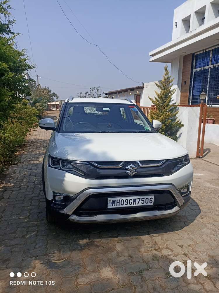 Maruti Suzuki Brezza 2024 Petrol Good Condition,low Range Running