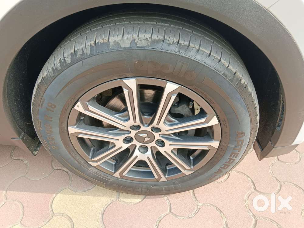 Mahindra Xuv700 2.2 Ax 7 Diesel At Str, 2022, Diesel