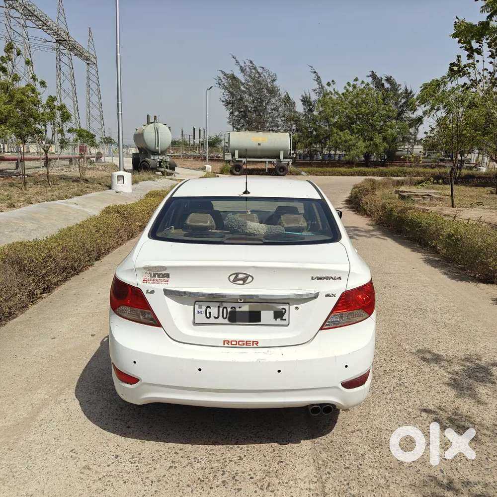 2011 Hyundai Verna, White